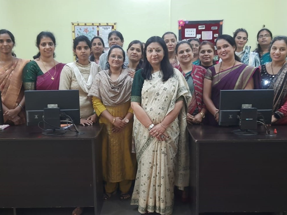 Building Bonds: Workshop on Mother Teacher Concept